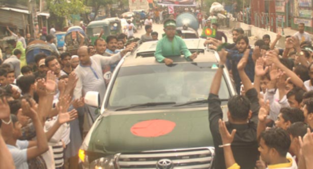 Porno kompilyatsiya: birinchi marta anal jinsiy aloqa katta dik bilan, qichqiriqlar, koz yoshlari Kozoynak sperma yoshi kattaroq