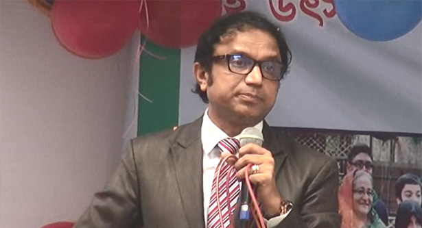 ছেলে মেয়েদের নম্র ভদ্র সুশিক্ষিত করুন: ডিসি ছেলে মেয়েদের নম্র ভদ্র সুশিক্ষিত করুন: ডিসি