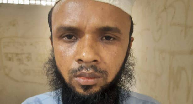 ফতুল্লায় ভন্ড কবিরাজ গ্রেফতার ফতুল্লায় ভন্ড কবিরাজ গ্রেফতার