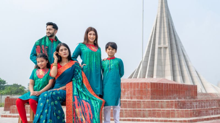 পোশাকে বিজয়ের ঐতিহ্যে ফ্যাশন ব্র্যান্ড রঙ বাংলাদেশ পোশাকে বিজয়ের ঐতিহ্যে ফ্যাশন ব্র্যান্ড রঙ বাংলাদেশ