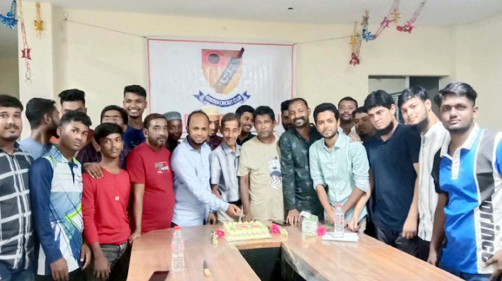 বন্দরে গোল্ডেন ক্রিকেট ক্লাবের জার্সি উদ্বোধন বন্দরে গোল্ডেন ক্রিকেট ক্লাবের জার্সি উদ্বোধন