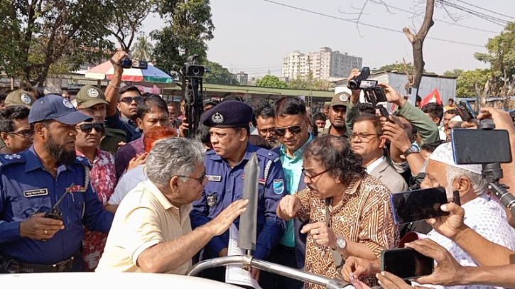 পরিবেশবাদীদের তোপের মুখে উপদেষ্টা পরিবেশবাদীদের তোপের মুখে উপদেষ্টা