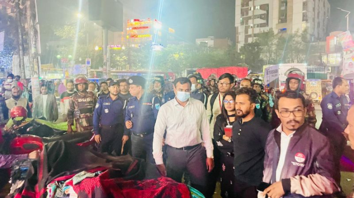 চাষাড়ায় যানজট নিরসনে যৌথবাহিনীর অভিযান চাষাড়ায় যানজট নিরসনে যৌথবাহিনীর অভিযান