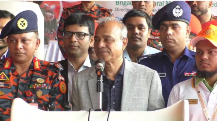 বাংলাদেশের সার্বভৌমত্ব হুমকির মুখে না: স্বরাষ্ট্র উপদেষ্টা বাংলাদেশের সার্বভৌমত্ব হুমকির মুখে না: স্বরাষ্ট্র উপদেষ্টা