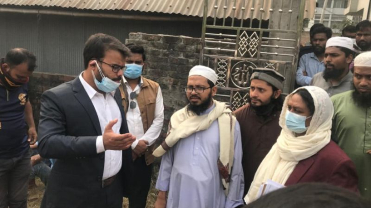 আন্দোলনে মৃত্যু: ময়নাতদন্তের জন্য মরদেহ তুলতে দেয়নি পরিবার আন্দোলনে মৃত্যু: ময়নাতদন্তের জন্য মরদেহ তুলতে দেয়নি পরিবার