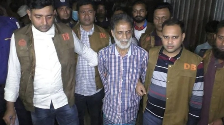 কবুতর পালনের আড়ালে অস্ত্র তৈরির কারখানা, আটক ১ কবুতর পালনের আড়ালে অস্ত্র তৈরির কারখানা, আটক ১