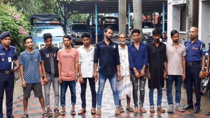 আওয়ামীলীগ নেতা সুরুজ মিয়াকে কুপিয়ে হত্যার ঘটনায় আরও ৯ জন গ্রেফতার আওয়ামীলীগ নেতা সুরুজ মিয়াকে কুপিয়ে হত্যার ঘটনায় আরও ৯ জন গ্রেফতার