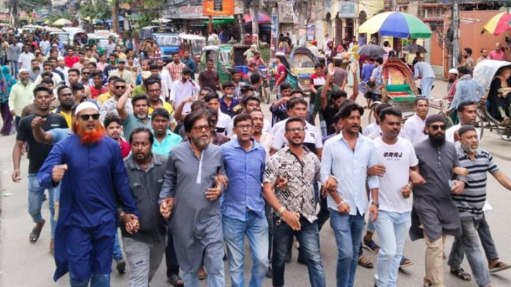 আদালতে আনা হয়নি জাকির খানকে, মুক্তির দাবিতে মিছিল আদালতে আনা হয়নি জাকির খানকে, মুক্তির দাবিতে মিছিল