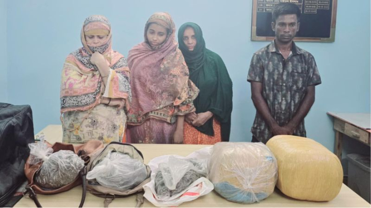 তিন নারীসহ চার মাদক কারবারি গ্রেফতার