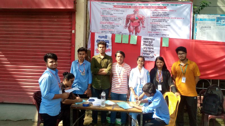 শিক্ষার্থীদের হাফ পাসের দাবিতে জুলাই বিগ্রেড তোলারাম শাখা শিক্ষার্থীদের হাফ পাসের দাবিতে জুলাই বিগ্রেড তোলারাম শাখা