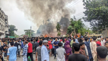 সিদ্ধিরগঞ্জে অগ্নিকাণ্ডে ঝুটের গোডাউনসহ পুড়ে ছাই ৩ প্রতিষ্ঠান
