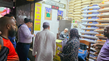 পাটজাত মোড়ক ব্যবহার নিশ্চিতে অভিযান, ৪ প্রতিষ্ঠানকে জরিমানা