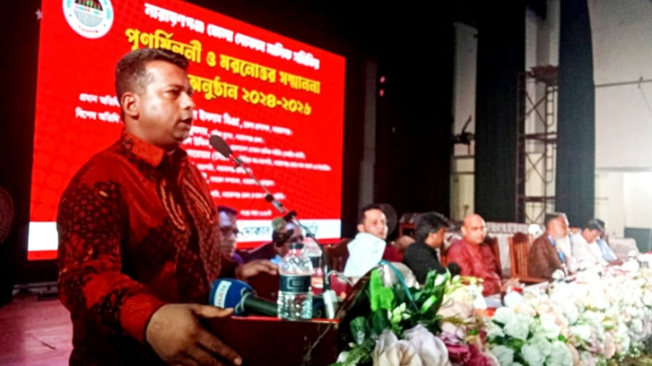 হকারদের জন্য স্থায়ী সমাধান জরুরি: ডিসি
