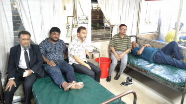 সড়ক দুর্ঘটনায় আহত সাংবাদিকদের পাশে সাখাওয়াত-টিপু