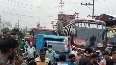 বকেয়া বেতনের দাবিতে বন্দর স্টিল মিলের শ্রমিকদের মহাসড়ক অবরোধ