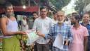 সোনারগাঁয়ে মুজাহিদ মল্লিকের গণসংযোগ ও লিফলেট বিতরণ