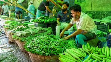 সবজির দাম চড়া, লাগামহীন বাজারে ক্রেতাদের নাভিশ্বাস