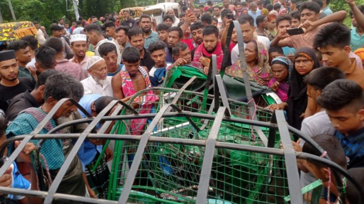 আড়াইহাজারে ট্রাক-অটোরিকশা সংঘর্ষে ৩ জন নিহত, আহত ৪