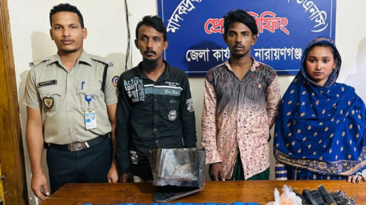 যাত্রীবাহী বাস থেকে ইয়াবা উদ্ধার, ৩ মাদক কারবারি গ্রেফতার