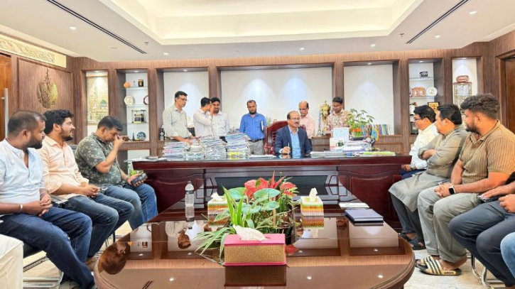 কদম রসুল সেতু ও নাগরিক সমস্যা নিয়ে প্রশাসকের সাথে এনসিপির বৈঠক কদম রসুল সেতু ও নাগরিক সমস্যা নিয়ে প্রশাসকের সাথে এনসিপির বৈঠক