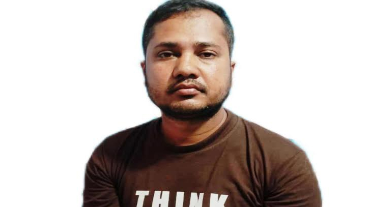 বন্দরে ‘অপারেশন ডেবিল হান্ট’ অভিযানে ছাত্রলীগ নেতা গ্রেপ্তার বন্দরে ‘অপারেশন ডেবিল হান্ট’ অভিযানে ছাত্রলীগ নেতা গ্রেপ্তার