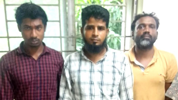 বন্দরে লুণ্ঠিত সাড়ে ১১ টন রড উদ্ধার, গ্রেপ্তার তিন ডাকাত রিমান্ডে বন্দরে লুণ্ঠিত সাড়ে ১১ টন রড উদ্ধার, গ্রেপ্তার তিন ডাকাত রিমান্ডে
