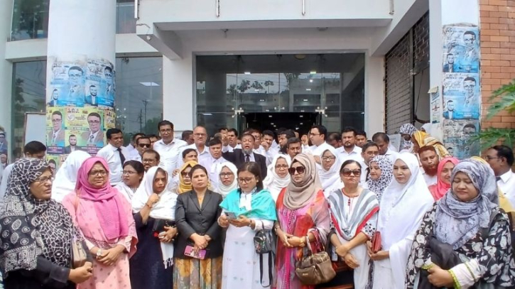 বার নির্বাচন: প্রচারণায় ব্যস্ত বিএনপন্থী আইনজীবী প্যানেল