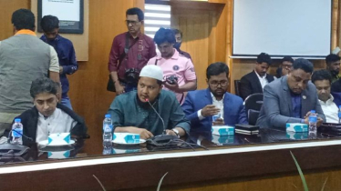 ‘বন্দরে স্বতন্ত্র প্রার্থী ঘরে ঘরে গিয়ে মানুষকে ভয়ভীতি দেখাচ্ছে’ ‘বন্দরে স্বতন্ত্র প্রার্থী ঘরে ঘরে গিয়ে মানুষকে ভয়ভীতি দেখাচ্ছে’