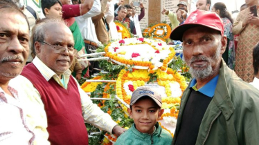 মহান বিজয় দিবসে জেলা ওয়ার্কার্স পার্টির শ্রদ্ধাঞ্জলি মহান বিজয় দিবসে জেলা ওয়ার্কার্স পার্টির শ্রদ্ধাঞ্জলি