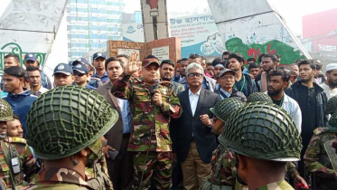 তিন ঘণ্টা পর চাষাঢ়া থেকে সরলেন রাসেল গার্মেন্টসের শ্রমিকরা