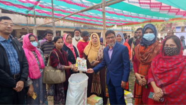 স্কুলে স্কুলে পাঠ্যবই বিতরণ শুরু