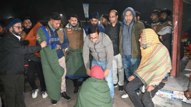 মধ্যরাতে সুবিধাবঞ্চিতদের মাঝে জেলা প্রশাসকের কম্বল বিতরণ