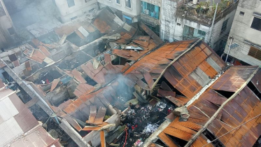 নতুন পালপাড়ায় সমীর কর মার্কেটে অগ্নিকাণ্ড, পুড়েছে ৩৫টি দোকান নতুন পালপাড়ায় সমীর কর মার্কেটে অগ্নিকাণ্ড, পুড়েছে ৩৫টি দোকান