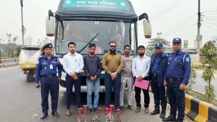 শব্দ দূষণ রোধে ভ্রাম্যমাণ আদালতের অভিযান: ৪ যানবাহনকে জরিমানা