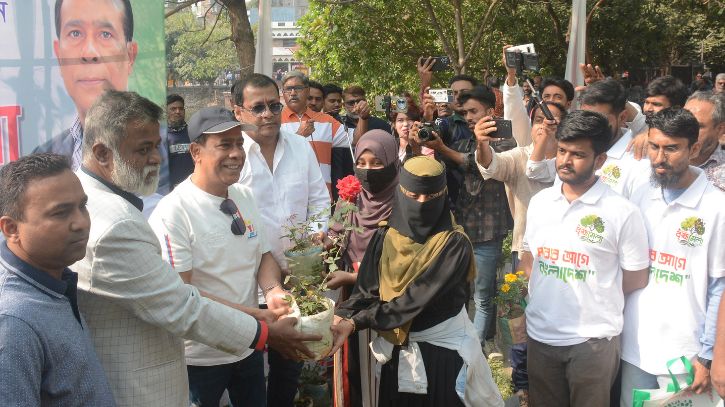 বৃক্ষমেলা নিয়ে ব্যতিক্রমী প্রচারণায় মাসুদুজ্জামান