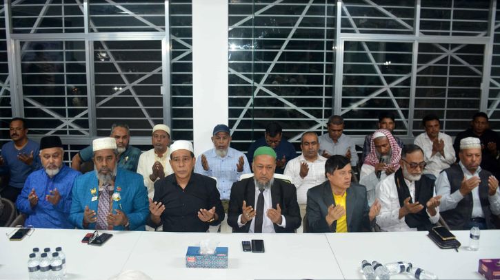 খালেদা জিয়ার সুস্থতা কামনায় মাসুদুজ্জামানের দোয়া