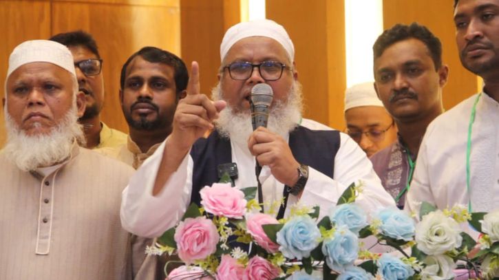 হিন্দু-মুসলমান-বৌদ্ধ-খ্রিস্টান দেখি না, আমরা সবাই বাঙালি: কাসেমী