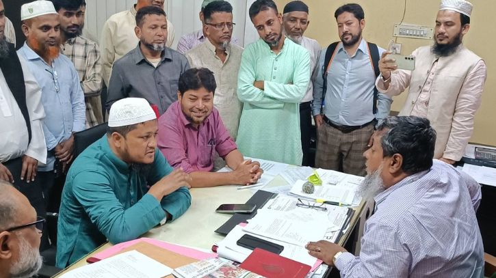 অবৈধ সংযোগ বন্ধ ও নিরবিচ্ছিন্ন গ্যাস সরবরাহের দাবিতে স্মারকলিপি