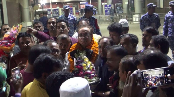 দেশে ফিরলেন বিএনপি নেতা এটিএম কামাল