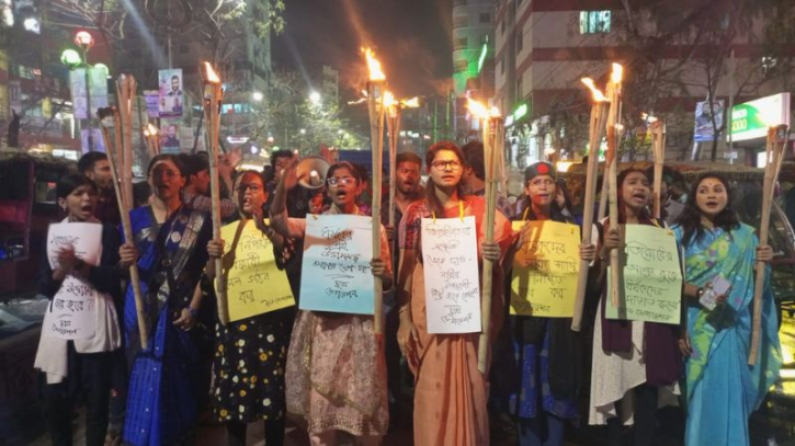 ছাত্র ফেডারেশনের ধর্ষণবিরোধী মশাল মিছিল ছাত্র ফেডারেশনের ধর্ষণবিরোধী মশাল মিছিল
