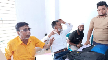 সিদ্ধিরগঞ্জে ঘুষ দাবির অভিযোগে ভূমি জরিপ কর্মকর্তারা অবরুদ্ধ