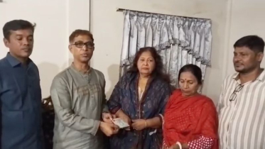 কামাল হোসেনের পরিবারের পাশে অধ্যাপক মামুন মাহমুদ