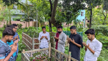 বন্দরে স্বজনের কবর জিয়ারত করলেন বৈষম্য বিরোধী ছাত্রনেতারা