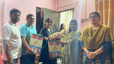 সোনারগাঁয়ে নবজাতক শিশুকে গাছ উপহার দিলেন ইউএনও
