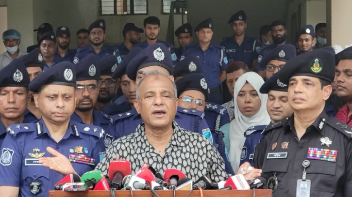২০ জনের জায়গায় ২০০ আসামি, তাই তদন্তে দেরি: স্বরাষ্ট্র উপদেষ্টা