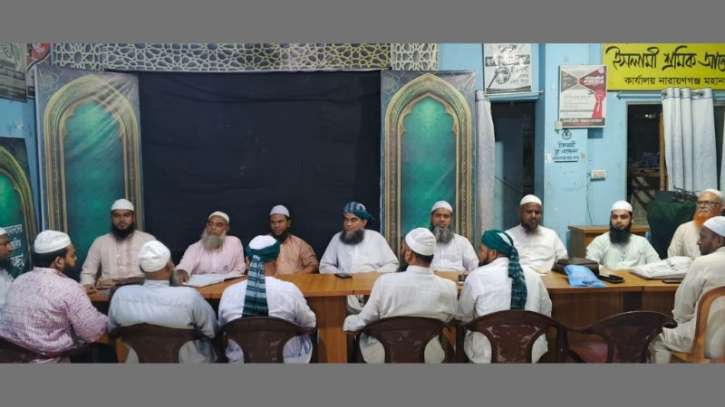 আমরা চরের দলে আছি, চোরের দলে নয়: মুফতি মাসুম বিল্লাহ আমরা চরের দলে আছি, চোরের দলে নয়: মুফতি মাসুম বিল্লাহ