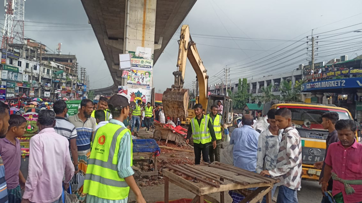 রূপগঞ্জে ঢাকা-সিলেট মহাসড়কে উচ্ছেদ অভিযান রূপগঞ্জে ঢাকা-সিলেট মহাসড়কে উচ্ছেদ অভিযান