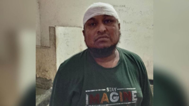 মারধরের পর যুবলীগ সভাপতিকে পুলিশে দিল ছাত্রদলের নেতাকর্মীরা মারধরের পর যুবলীগ সভাপতিকে পুলিশে দিল ছাত্রদলের নেতাকর্মীরা