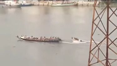 নদীপথে অসহায় গরু ব্যাপারীরা 
