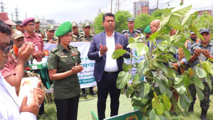 সিদ্ধিরগঞ্জে বাংলাদেশ আনসার ও ভিডিপির বৃক্ষরোপণ সিদ্ধিরগঞ্জে বাংলাদেশ আনসার ও ভিডিপির বৃক্ষরোপণ